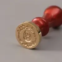Печать для сургуча с пластиковой ручкой &laquo;Венок с буквой O&raquo;, 2.5&times;2.5&times;6.3 см