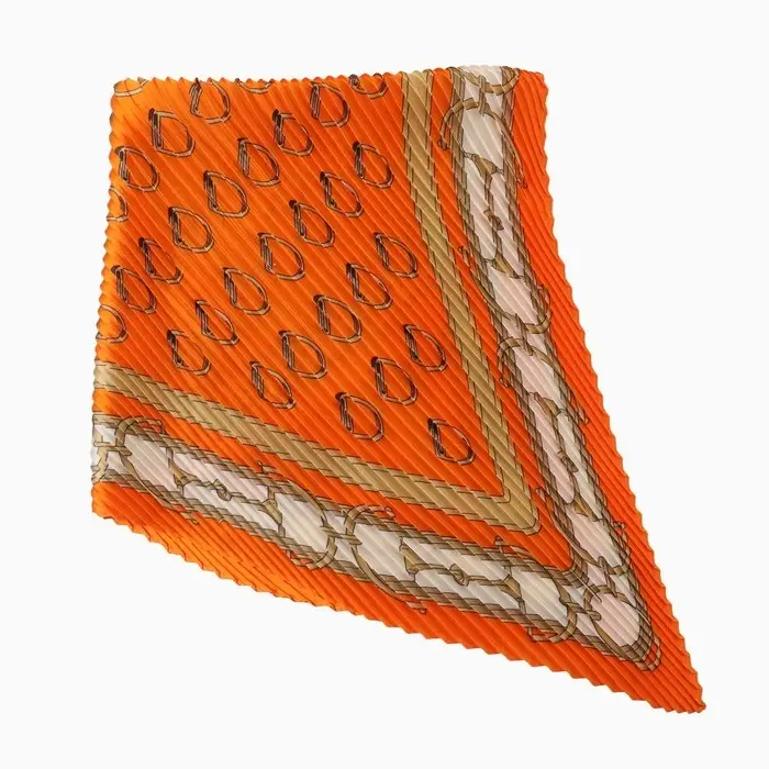 Плиссированный женский платок MINAKU, 70*70, цв.оранжевый Плиссированный женский платок MINAKU, 70*70, цв.оранжевый