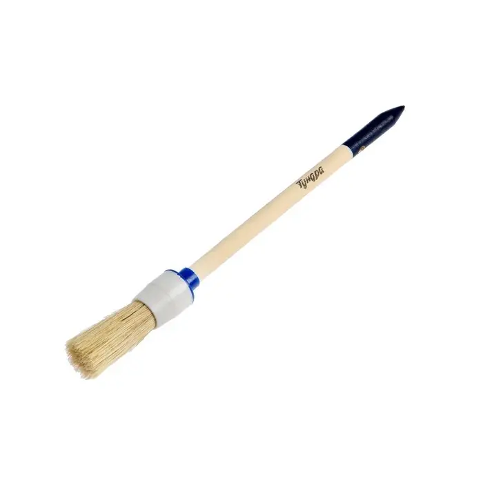 Кисть круглая ТУНДРА, натуральная щетина, деревянная рукоятка, № 2, 20 мм Кисть круглая ТУНДРА, натуральная щетина, деревянная рукоятка, № 2, 20 мм