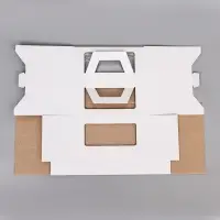 Коробка под торт 2 окна, с ручками, белая, + подложка 2.5 золото - белый, 24&times;24&times;20 см