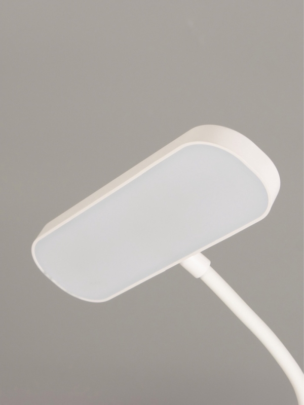 Светильник настольный «Первый» АКБ 800Ма USB Type-C 5Вт LED 3000-6000К сенсор 10х15,5х28см 1084105 Светильник настольный «Первый» АКБ 800Ма USB Type-C 5Вт LED 3000-6000К сенсор 10х15,5х28см 1084105