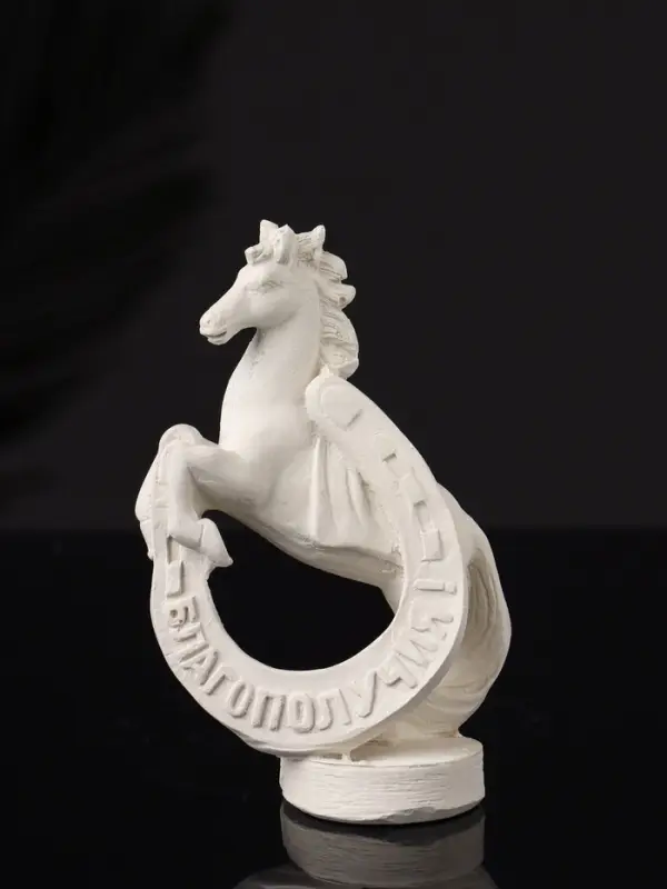 Фигура "Конь с подковой" 10х6х4 см, натуральный, гипс