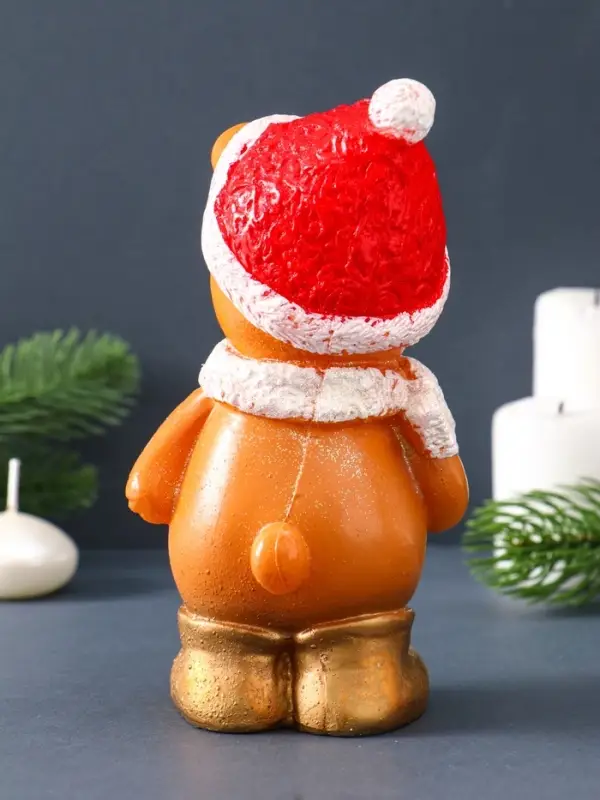 Свеча фигурная "Мишка в красной шапке" 8х8х17,5 см