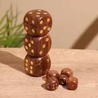 Кубики игральные в шкатулке, 12&times;4&times;4 см, дерево шишам
