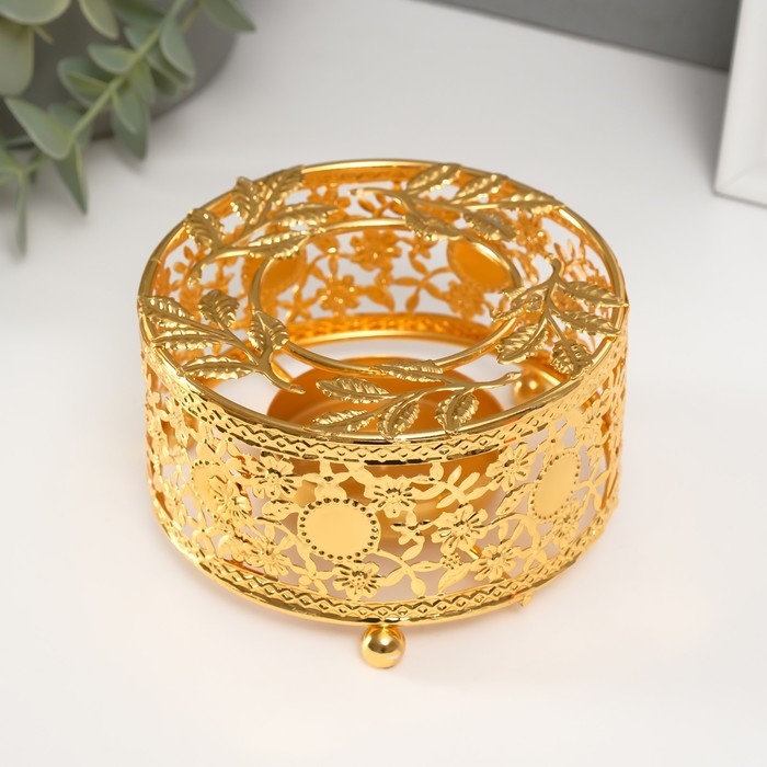 Подсвечник металл на 1 свечу  Подсвечник металл на 1 свечу "Круг. Венок из листьев" золото d=5,5 см 11х11х5,6 см