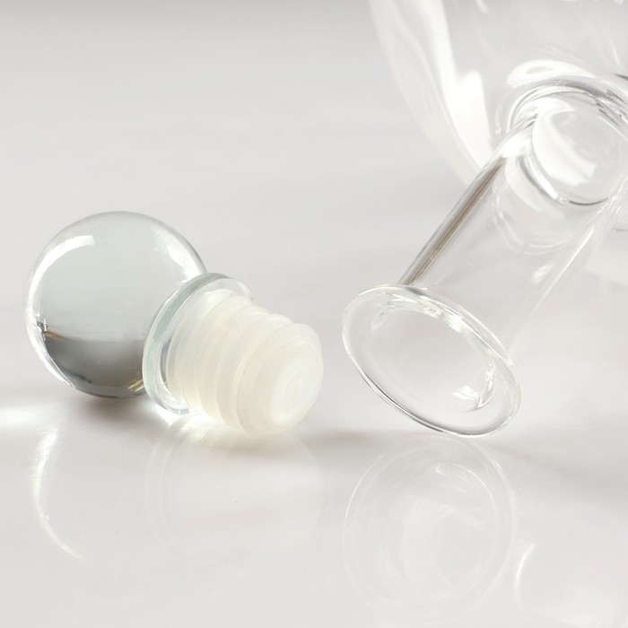 Штоф Череп, на подставке, 800 мл, 18 х 12,5 х 19 см