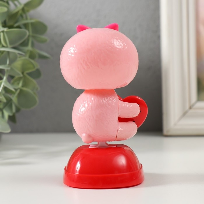 Маятник пластик от солнечной батареи Маятник пластик от солнечной батареи "Ленивец-девочка с сердечком" 5,8х6,1х10,5 см