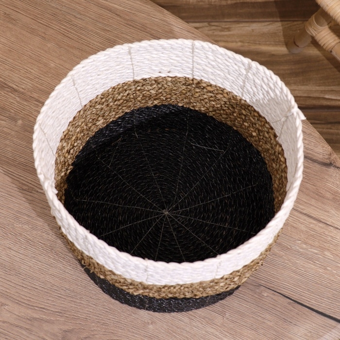 Корзина плетёная с крышкой 27х27х35 см Корзина плетёная с крышкой 27х27х35 см