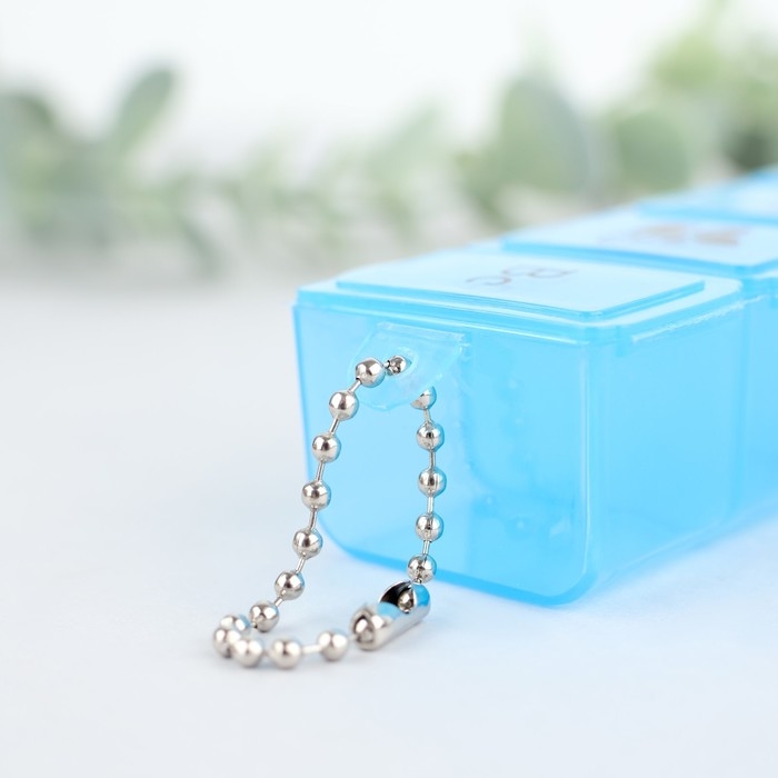 Таблетница на неделю с цепочкой, 7 секций, русские буквы, синяя, 15 х 3 х 2 см. Таблетница на неделю с цепочкой, 7 секций, русские буквы, синяя, 15 х 3 х 2 см.