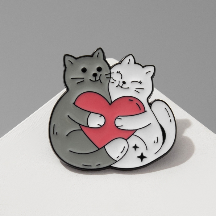 Значок Значок "Котики" влюблённые, цветной в чёрном металле