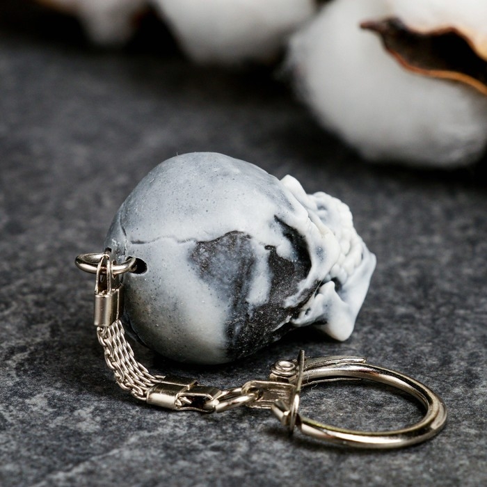 Брелок  Брелок "Череп" 4см, микс