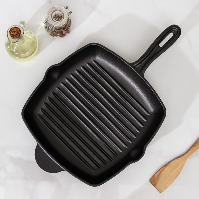 Сковорода гриль чугунная «Гриль глубокий», 28×26×4,5 см, 2 слива, чугунная ручка, цвет чёрный Сковорода гриль чугунная «Гриль глубокий», 28×26×4,5 см, 2 слива, чугунная ручка, цвет чёрный