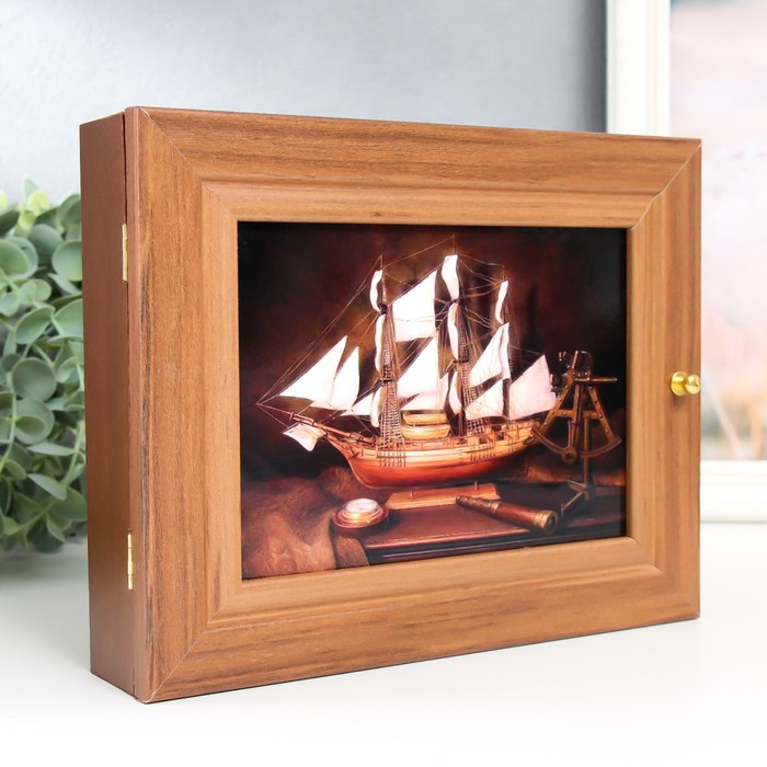Ключница Ключница "Корабль" орех 19х24 см МИКС
