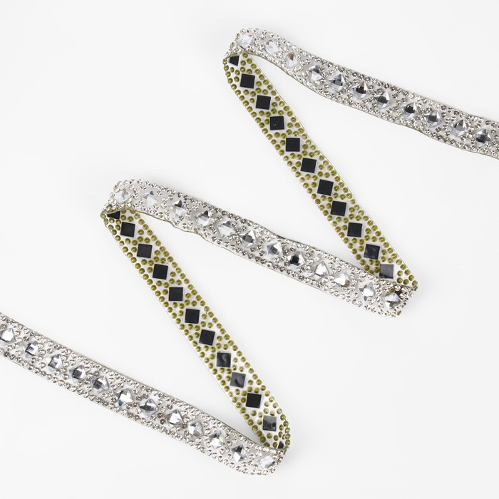 Стразы термоклеевые «Квадрат», ширина - 13 мм, 4,5 ± 0,5 м, цвет серебряный Стразы термоклеевые «Квадрат», ширина - 13 мм, 4,5 ± 0,5 м, цвет серебряный