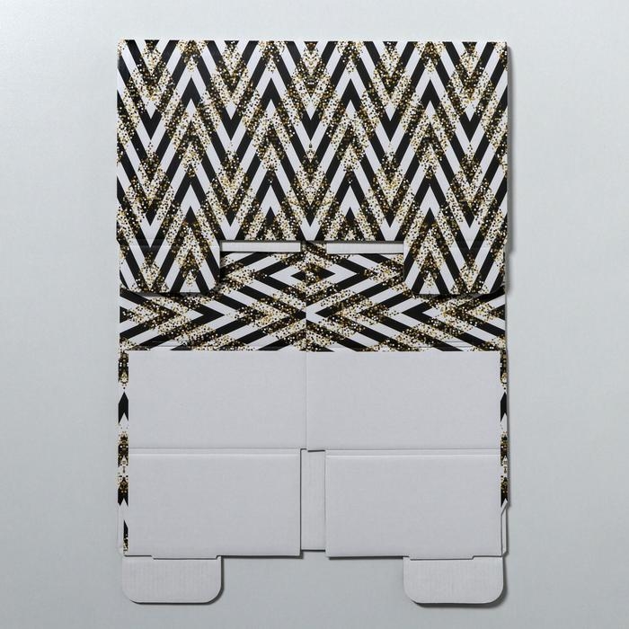 Коробка подарочная новогодняя складная «Золотой праздник», 31,2 х 25,6 х 16,1 см, Новый год