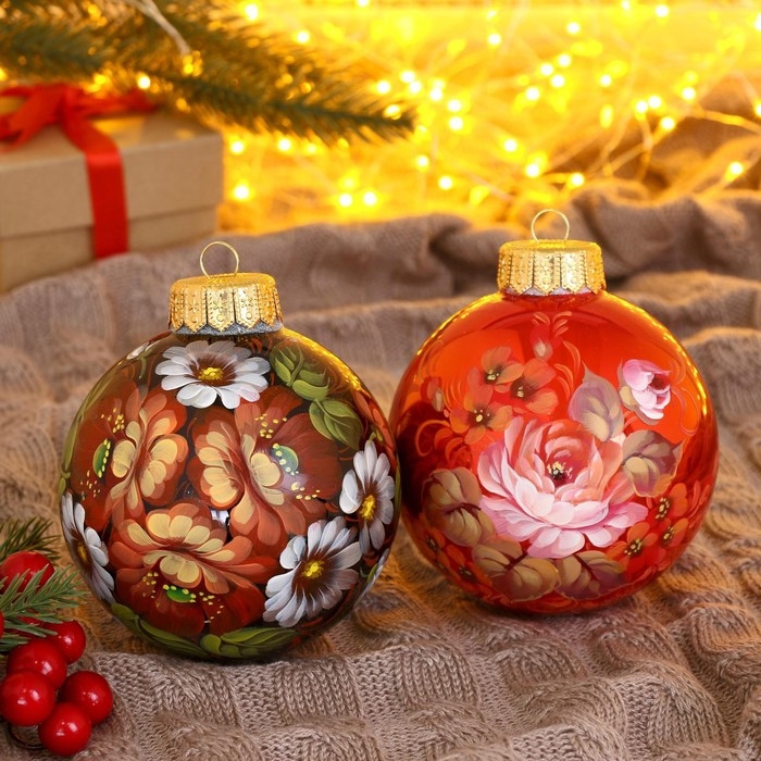 Набор из 4-х ёлочных шаров 100 мм «Неповторимый букет» Набор из 4-х ёлочных шаров 100 мм «Неповторимый букет»