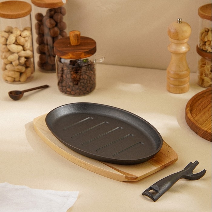 Сковорода чугунная на деревянной подставке SL Home, 27×17,5 см, h=2,2 см, индукция, цвет чёрный Сковорода чугунная на деревянной подставке SL Home, 27×17,5 см, h=2,2 см, индукция, цвет чёрный