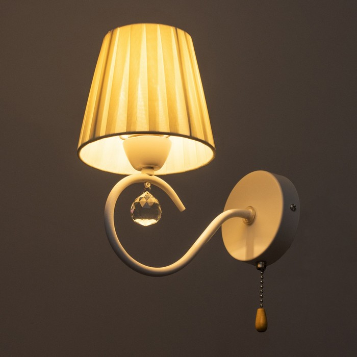 Бра "Вилора" 1х40Вт E14 белый 22х15х25 см.