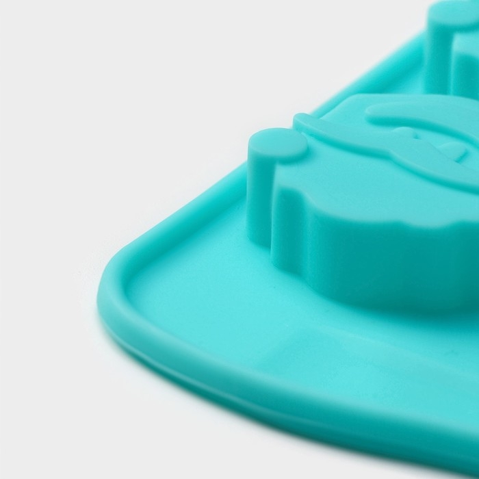 Форма для конфет и шоколада новогодняя Доляна «Новый год», силикон, 21×10,5 см, 15 ячеек, цвет бирюзовый Форма для конфет и шоколада новогодняя Доляна «Новый год», силикон, 21×10,5 см, 15 ячеек, цвет бирюзовый