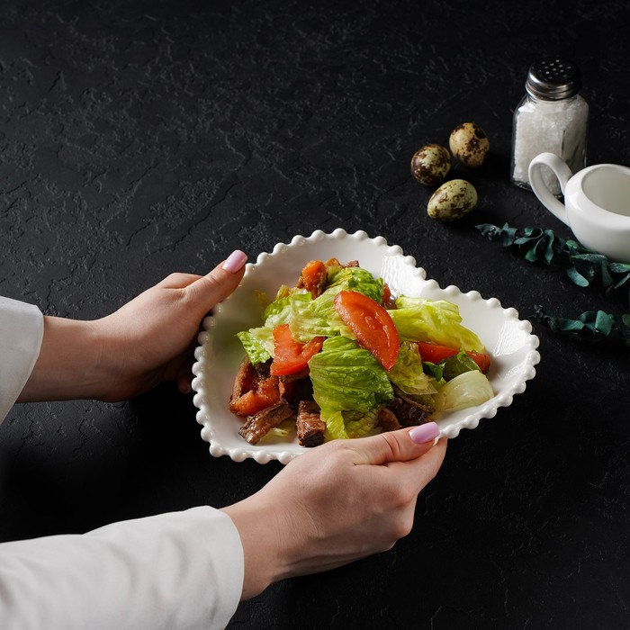 Тарелка фарфоровая Magistro «Сердце», 20,5×21×2,5 см, цвет белый Тарелка фарфоровая Magistro «Сердце», 20,5×21×2,5 см, цвет белый