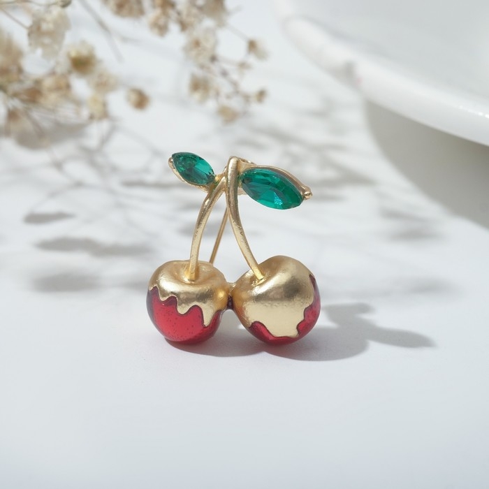 Брошь «Вишня» в карамели, цвет красно-зелёный в матовом золоте Брошь «Вишня» в карамели, цвет красно-зелёный в матовом золоте