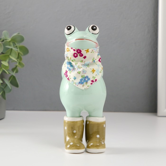 Сувенир керамика Сувенир керамика "Лягушонок в резиновых сапогах, с косынкой" 8,4х6х16,3 см