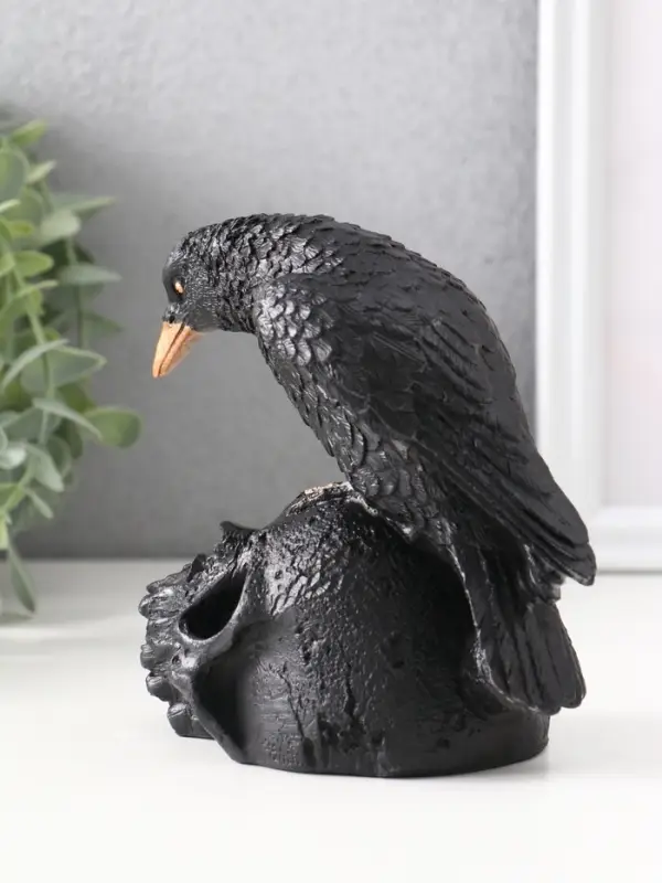 Фигура «Ворон на черепе», 12×12×8 см, чёрная