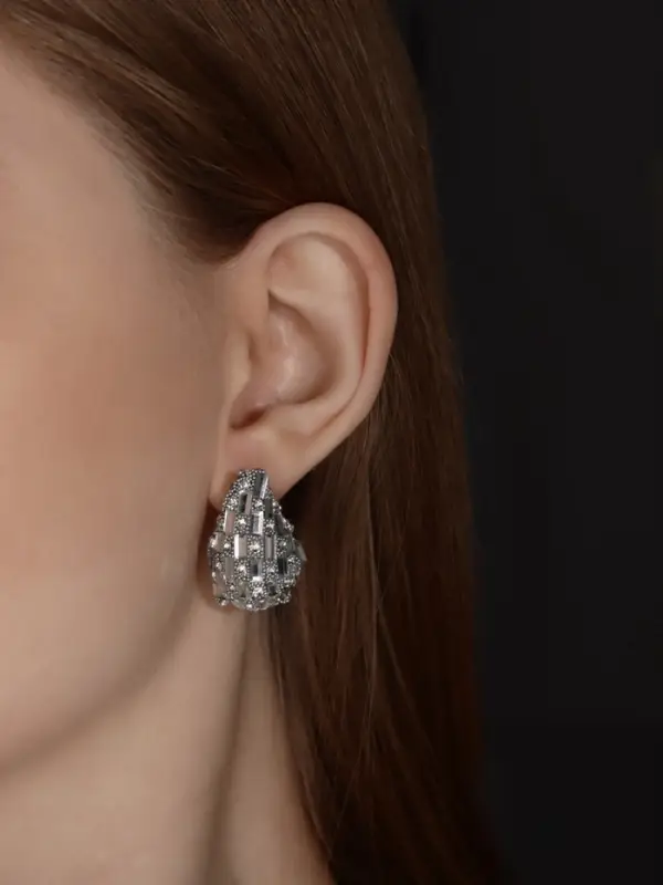 Серьги со стразами &laquo;QF. Капля блеск&raquo;, белые в серебре