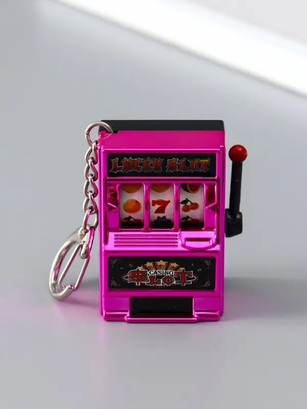 Брелок пластик "Игровой автомат - казино" фуксия 2,7х3,4х5 см