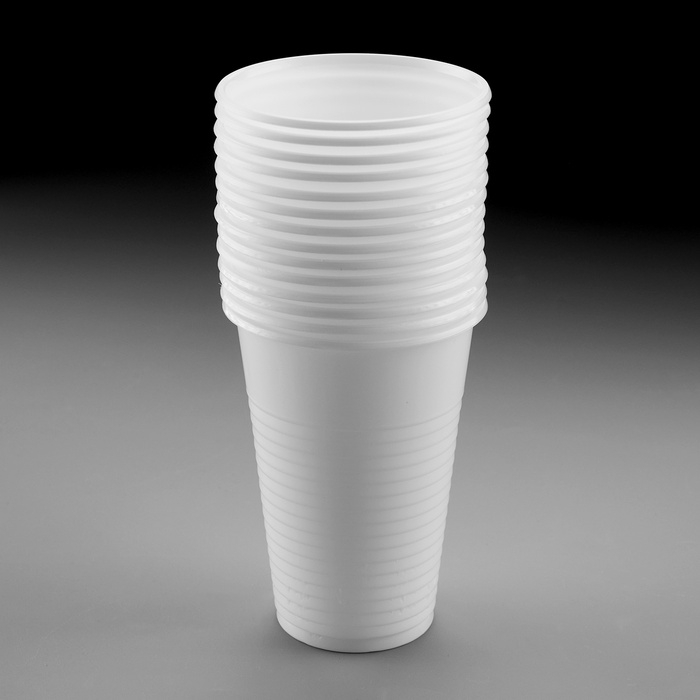 Набор стаканов одноразовых пластиковых белых 200 мл 100 штук Набор стаканов одноразовых пластиковых белых 200 мл 100 штук