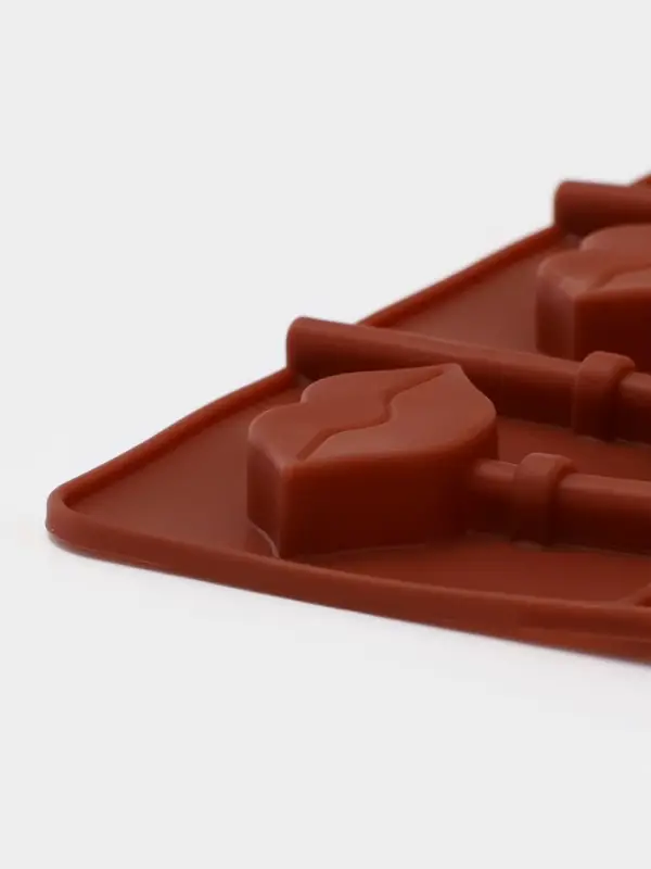 Форма для леденцов Доляна &laquo;Поцелуй&raquo;, силикон, 24&times;9.4&times;1.5 см, 6 ячеек (4&times;2.4 см), с палочками, коричневая