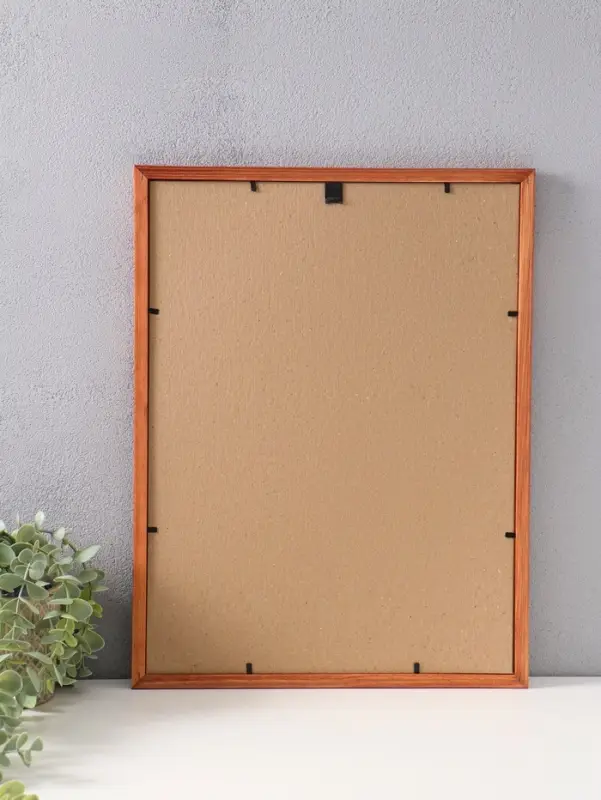 Фоторамка дерево 30х40 см, орех №1 (пластиковый экран)