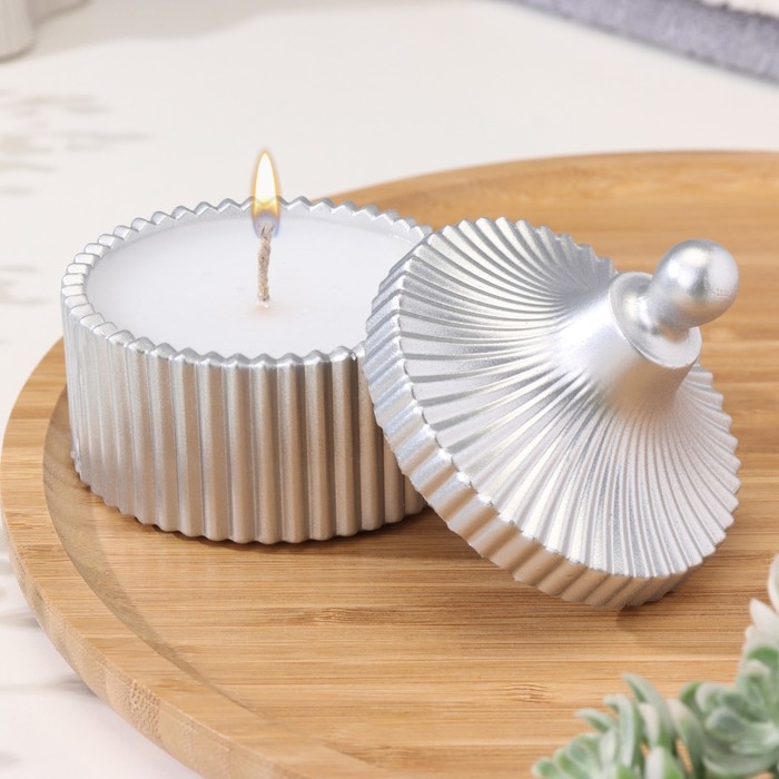 Свеча Свеча "Купол" в подсвечнике с узкими гранями из гипса с крышкой,7,5х9 см,серебро