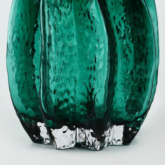 Ваза для цветов «Канди грин» из зеленого стекла 20×14×14 см Ваза для цветов «Канди грин» из зеленого стекла 20×14×14 см