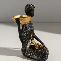 Подсвечник полистоун "Африканка в чёрном платье с цветами" с золотом d=4,5 см 11х13х16 см