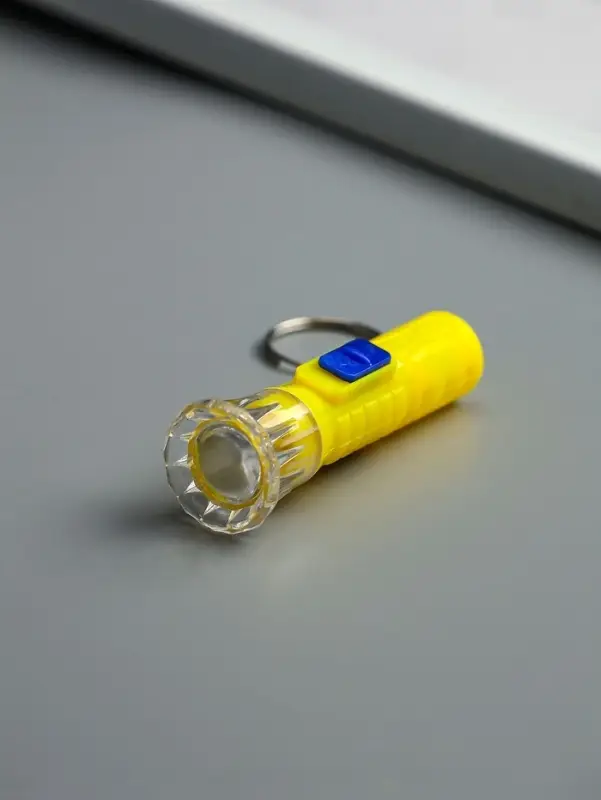 Фонарик брелок для ключей на кольце &laquo;Темминка&raquo;, 1 LED, 2&times;6.5 см, МИКС
