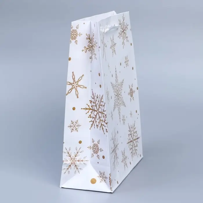 Пакет подарочный новогодний ламинированный «Снежинки», ML 21 х 25 х 8 см Пакет подарочный новогодний ламинированный «Снежинки», ML 21 х 25 х 8 см