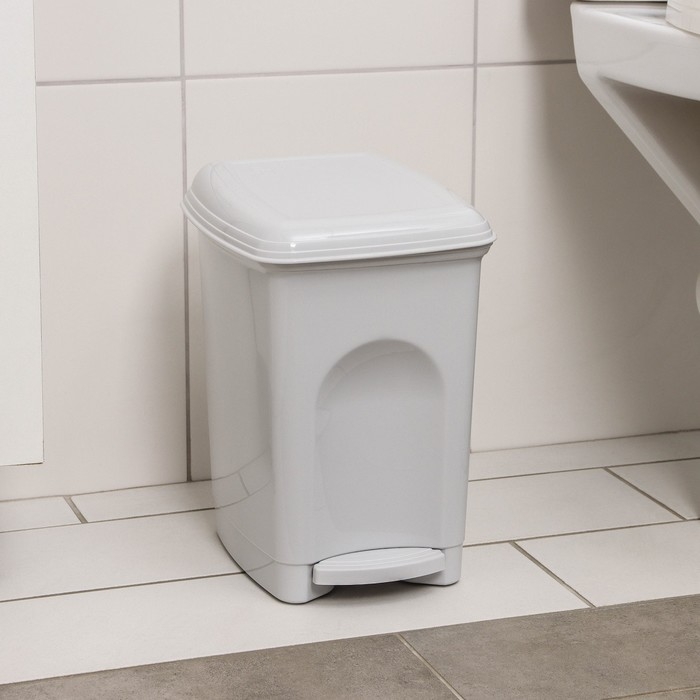 Контейнер для мусора Бытпласт «Педальный», 7 л, цвет МИКС Контейнер для мусора Бытпласт «Педальный», 7 л, цвет МИКС