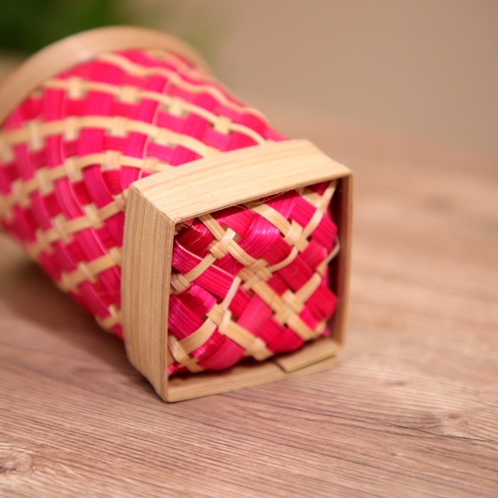 Салфетница плетёная, из бамбука 10х14х17 см Салфетница плетёная, из бамбука 10х14х17 см