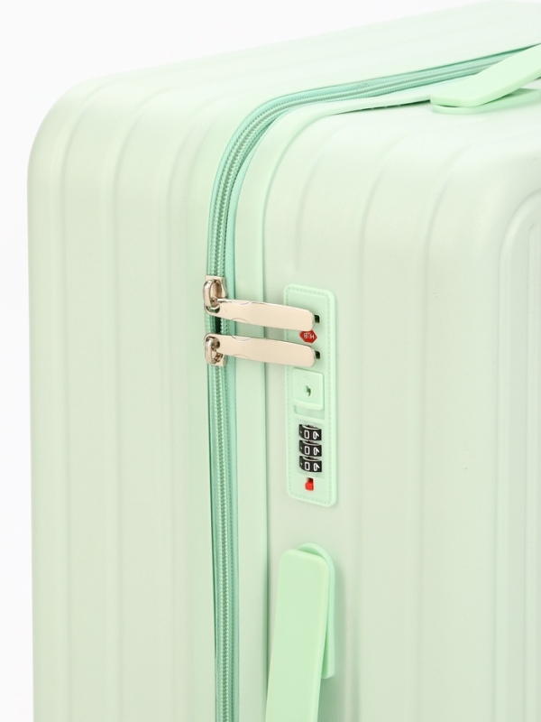 Чемодан 24 Чемодан 24", PС, 42*27*66, отд на молнии, код замок, 4 колеса, св. зеленый