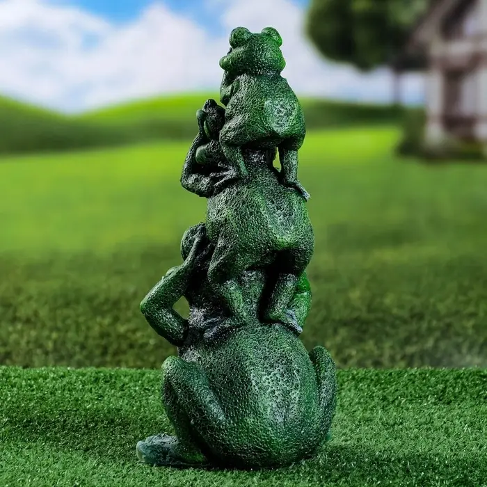 Садовая фигура из гипса &laquo;Лягушки&raquo;, 15&times;12&times;30 см