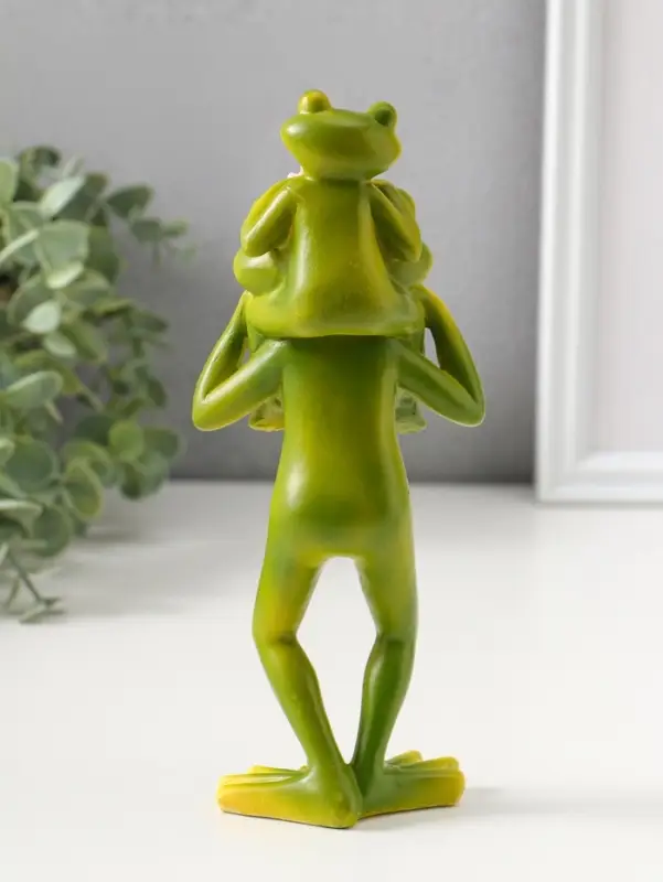 Сувенир полистоун "Лягушонок с розовым лотосом, посадил малыша на шею" 21,5 см