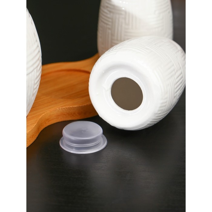 Набор фарфоровый для специй на бамбуковой подставке BellaTenero, 3 предмета: солонка 70 мл, перечница 70 мл, сахарница с ложкой 260 мл, цвет белый Набор фарфоровый для специй на бамбуковой подставке BellaTenero, 3 предмета: солонка 70 мл, перечница 70 мл, сахарница с ложкой 260 мл, цвет белый