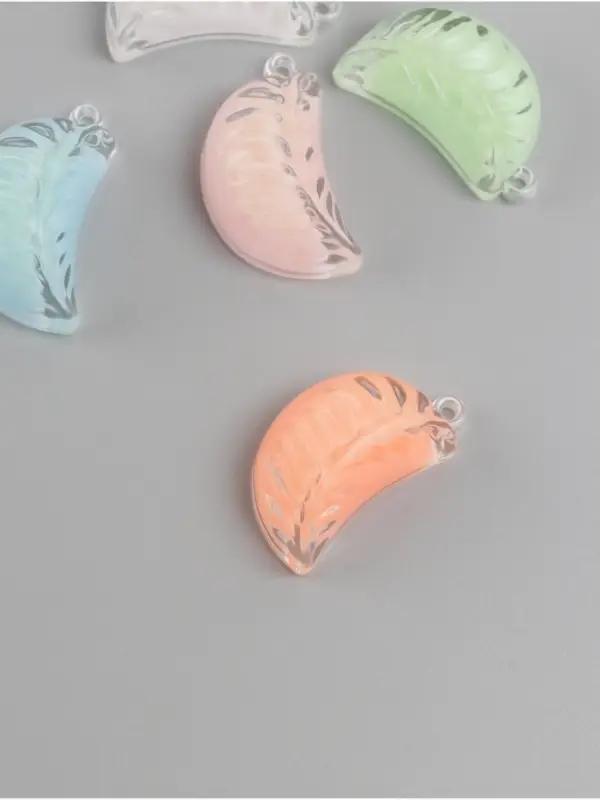 Подвеска для творчества акрил Подвеска для творчества акрил "Долька" светится в темноте МИКС 3,2х2х1,4 см