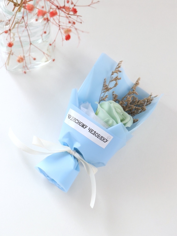 Букет из мыльных лепестков Букет из мыльных лепестков "Роза подарочная в коробке" голубой 8,6х8,6х18,5 см