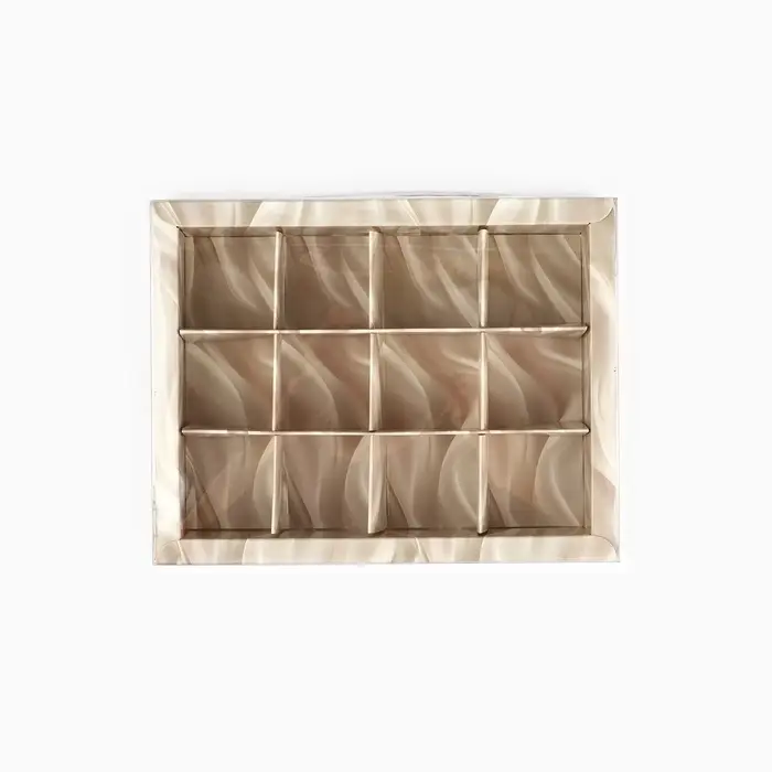 Коробка под 12 конфет с ячейками &laquo;Новогодний бант&raquo;, 14.5&times;18.5&times;3 см