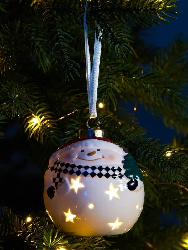 Ёлочный шар с подсветкой &laquo;Снеговик&raquo;, 10&times;8.6&times;8.6 см, 1 LED, керамика, от батареек LR44&times;3, керамика, свечение тёплое белое