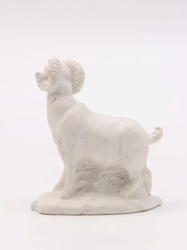 Фигурка декоративная &laquo;Коза на лужайке&raquo;, неокрашенный, 8&times;7&times;4 см, белая