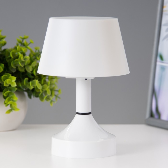 Настольная лампа с ПДУ Настольная лампа с ПДУ "Вильям" LED 0.9Вт 4000К USB АКБ белый 11х11х16,2см RISALUX