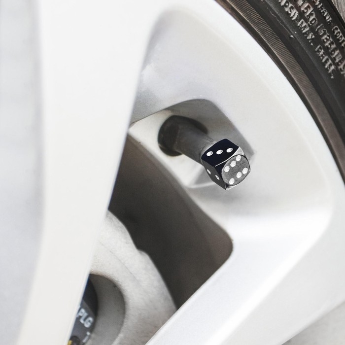 Колпачок на вентиль TORSO кубик, чёрные, набор 4 шт Колпачок на вентиль TORSO кубик, чёрные, набор 4 шт